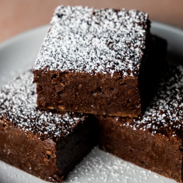 Triple Chocolate Fudge Brownie - Chocolate Cortés